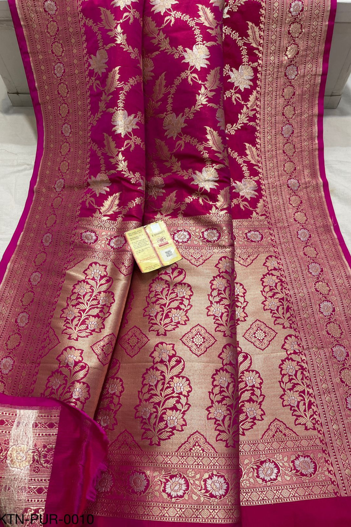 Dark Magenta Jaal Jangla Saree With Intricate Zari Weaving