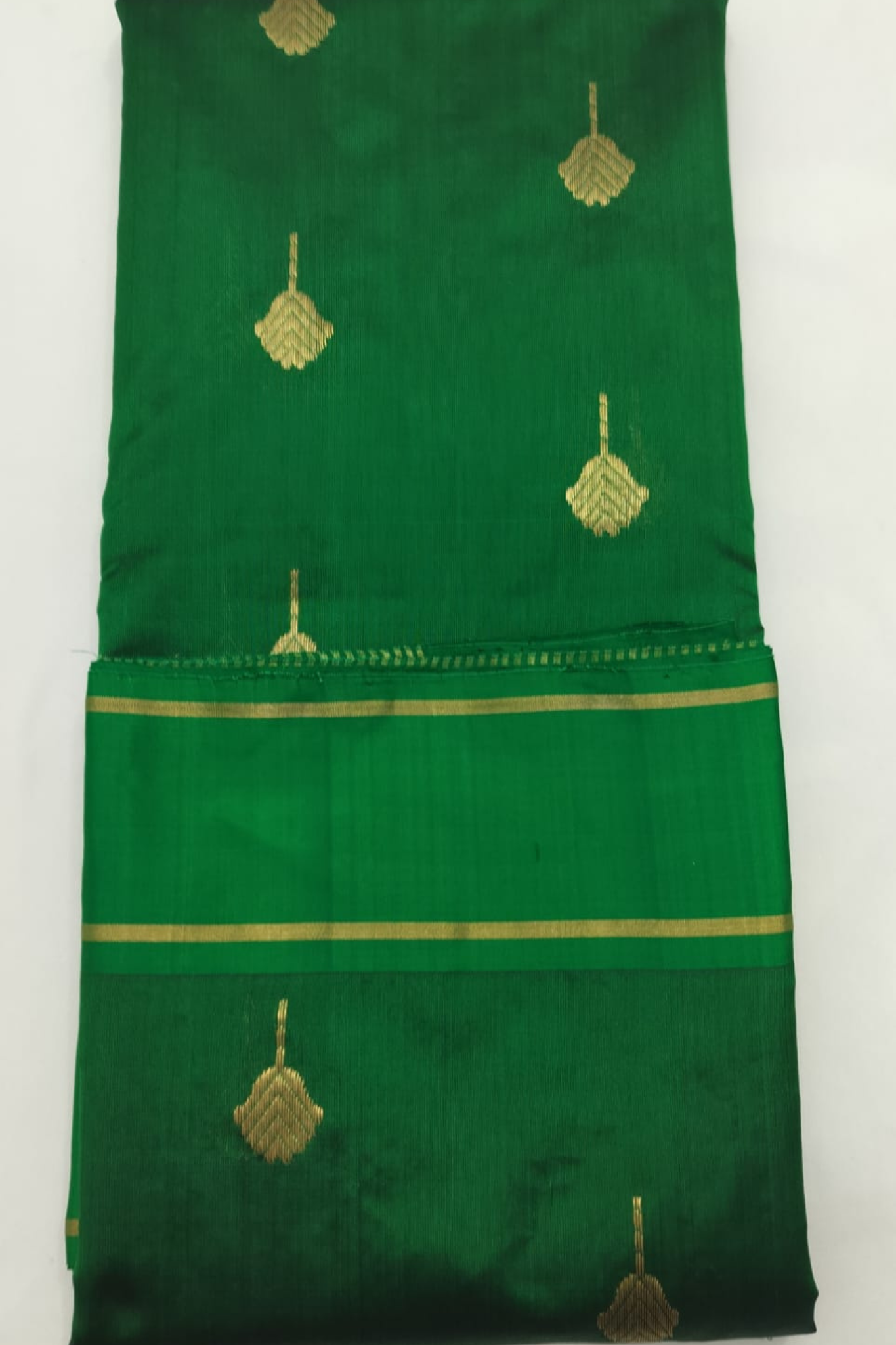 Dark Green  Pure Handloom Handweaved Silk Saree