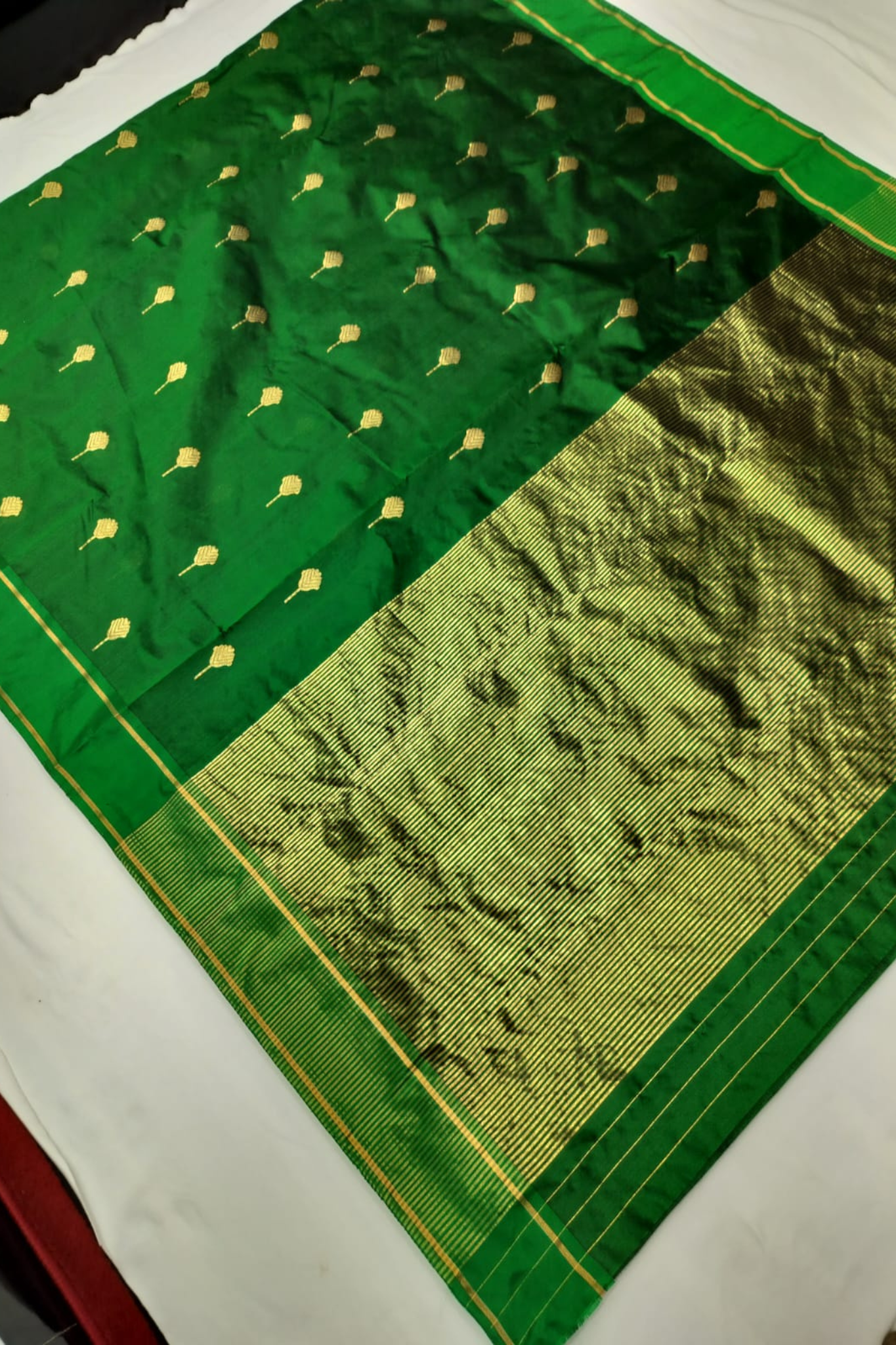 Dark Green  Pure Handloom Handweaved Silk Saree