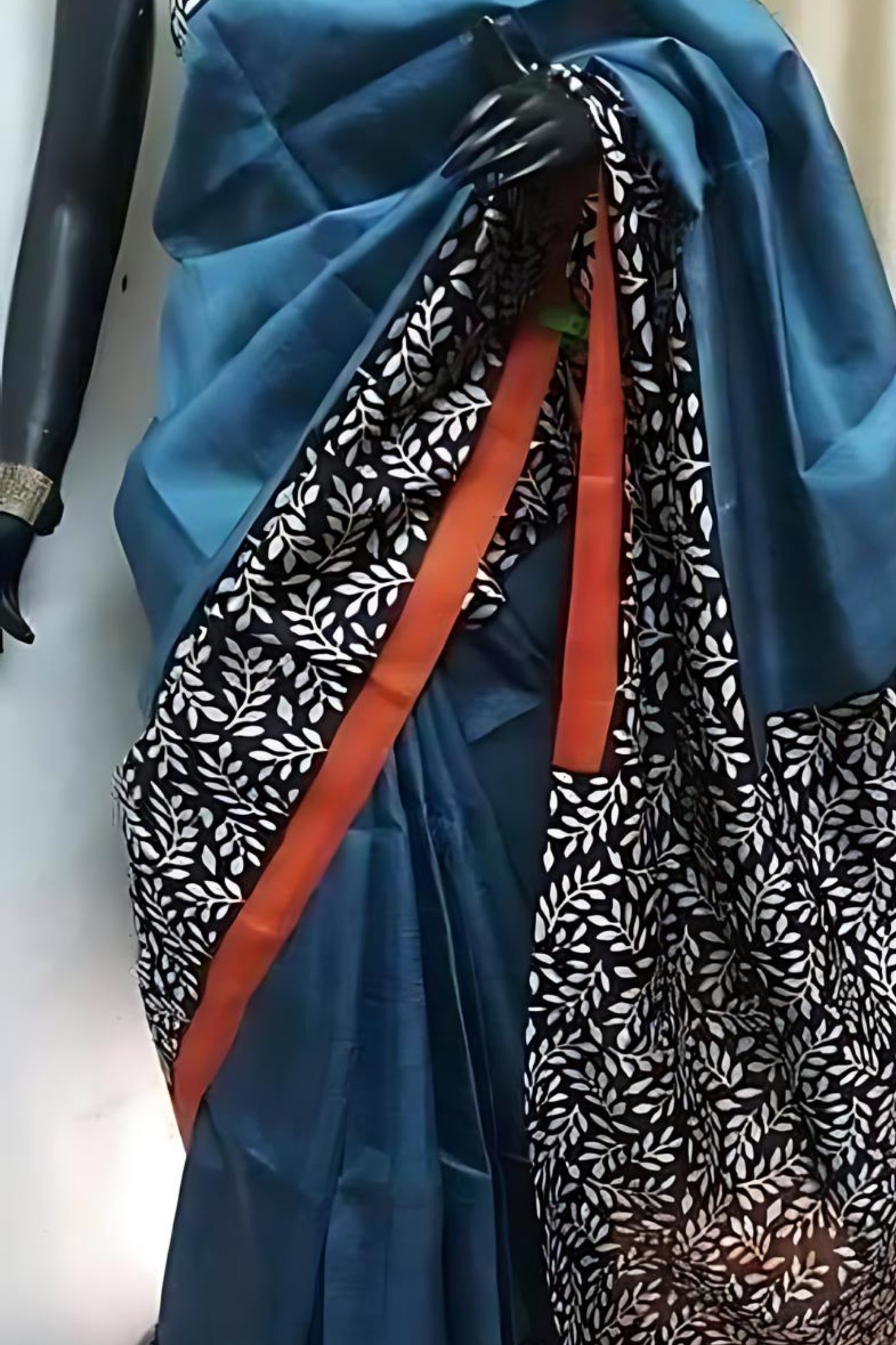 Azure Pure Bangal Handloom  Saree