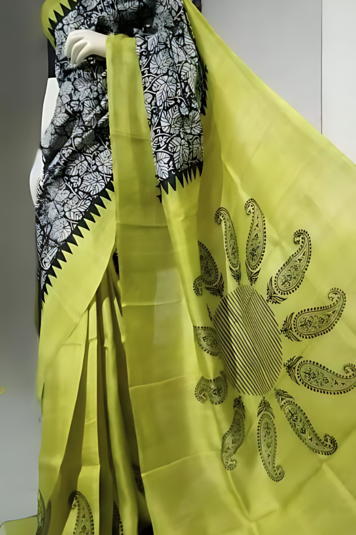 Pear Green With Black Pure Bengal Handloom Saree