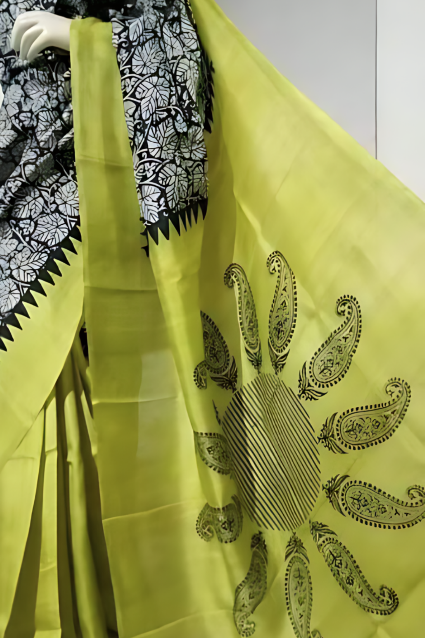 Pear Green With Black Pure Bengal Handloom Saree