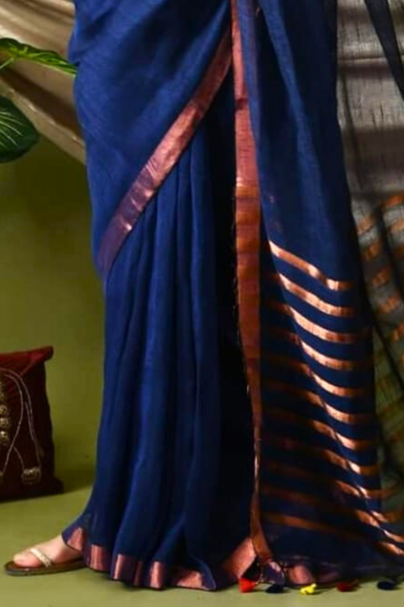 Carbon Blue Pure Linen Bangal Handloom Saree