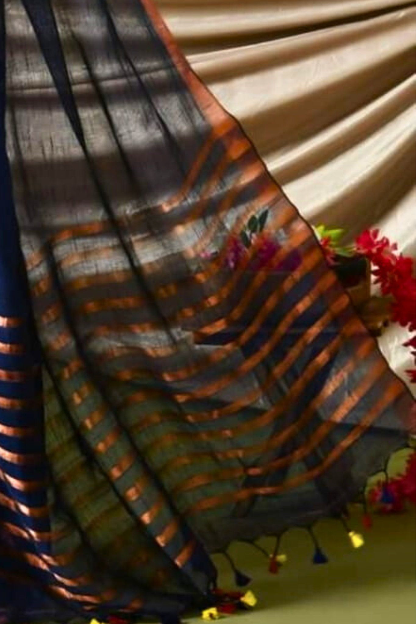 Carbon Blue Pure Linen Bangal Handloom Saree