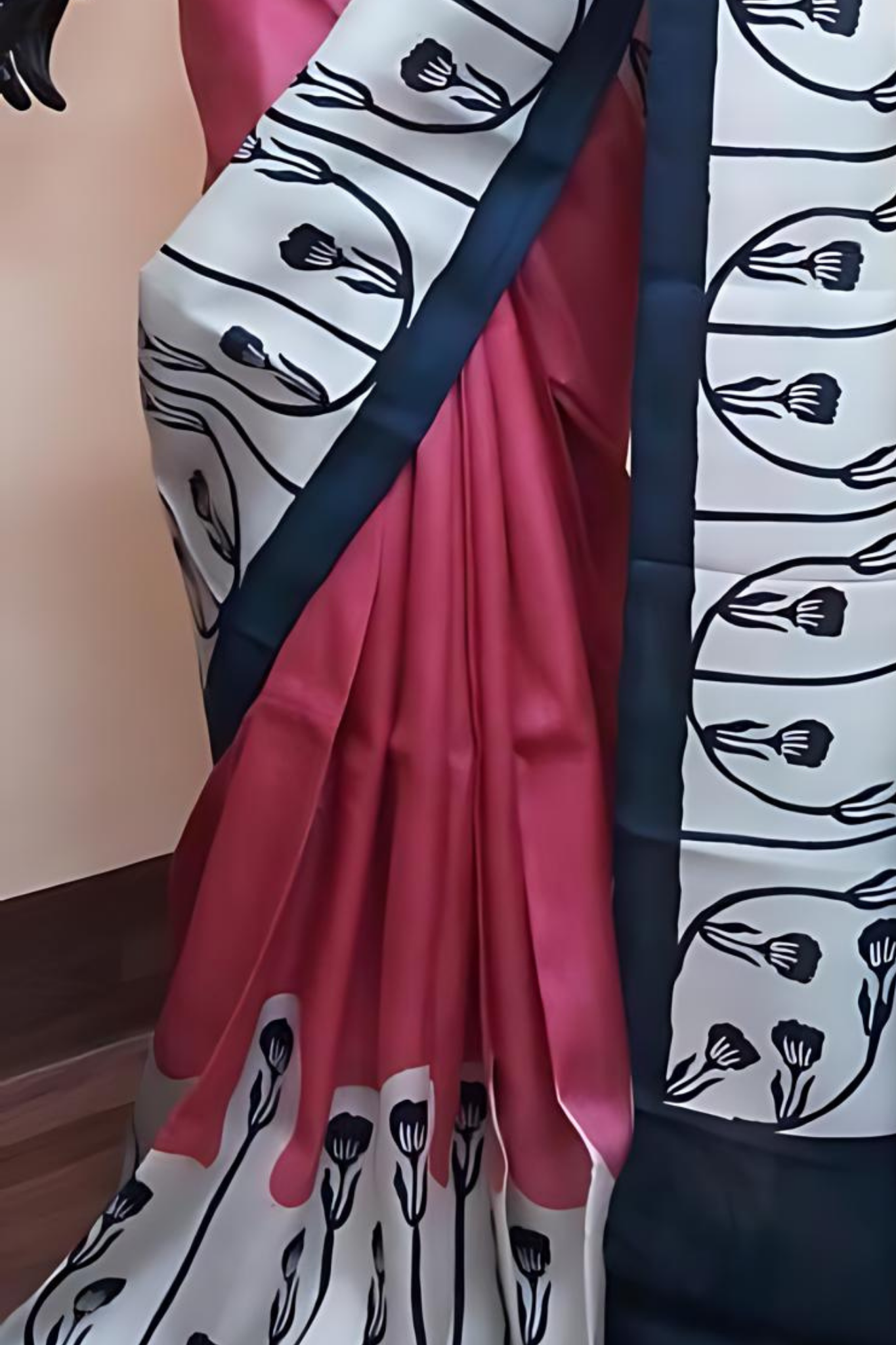 Barbie Pink Wíth White Handpainted Bengal Handloom Saree