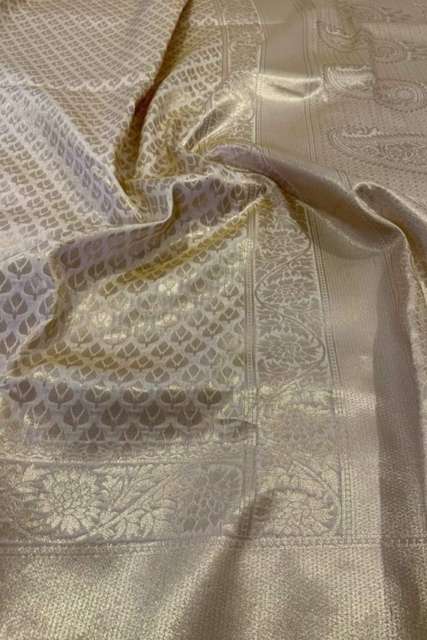 Shell Pearl White Silk Saree With Matt Finish