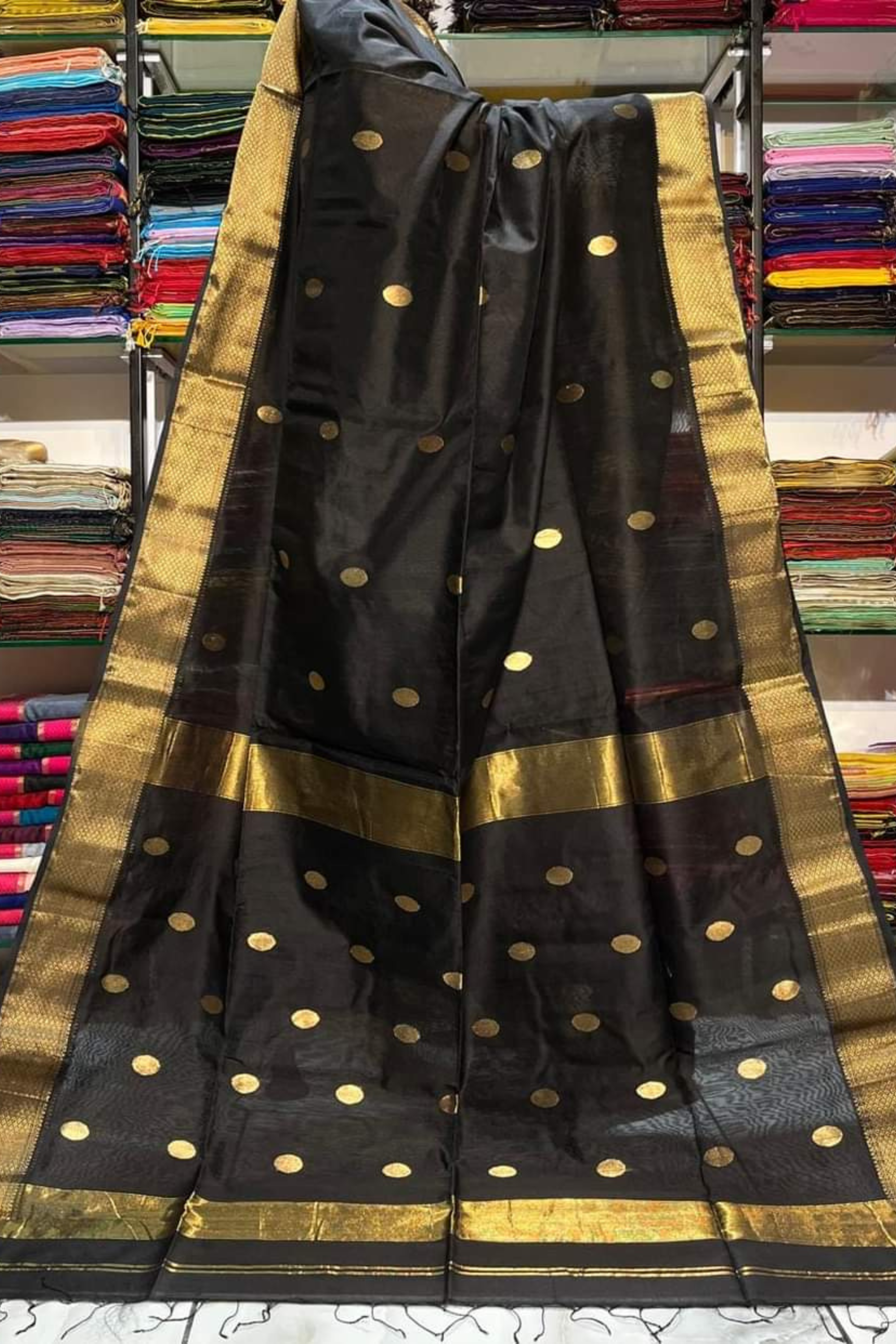 Maheshwari Silk Cotton Saree with Golden Zari Border & Blouse Piece