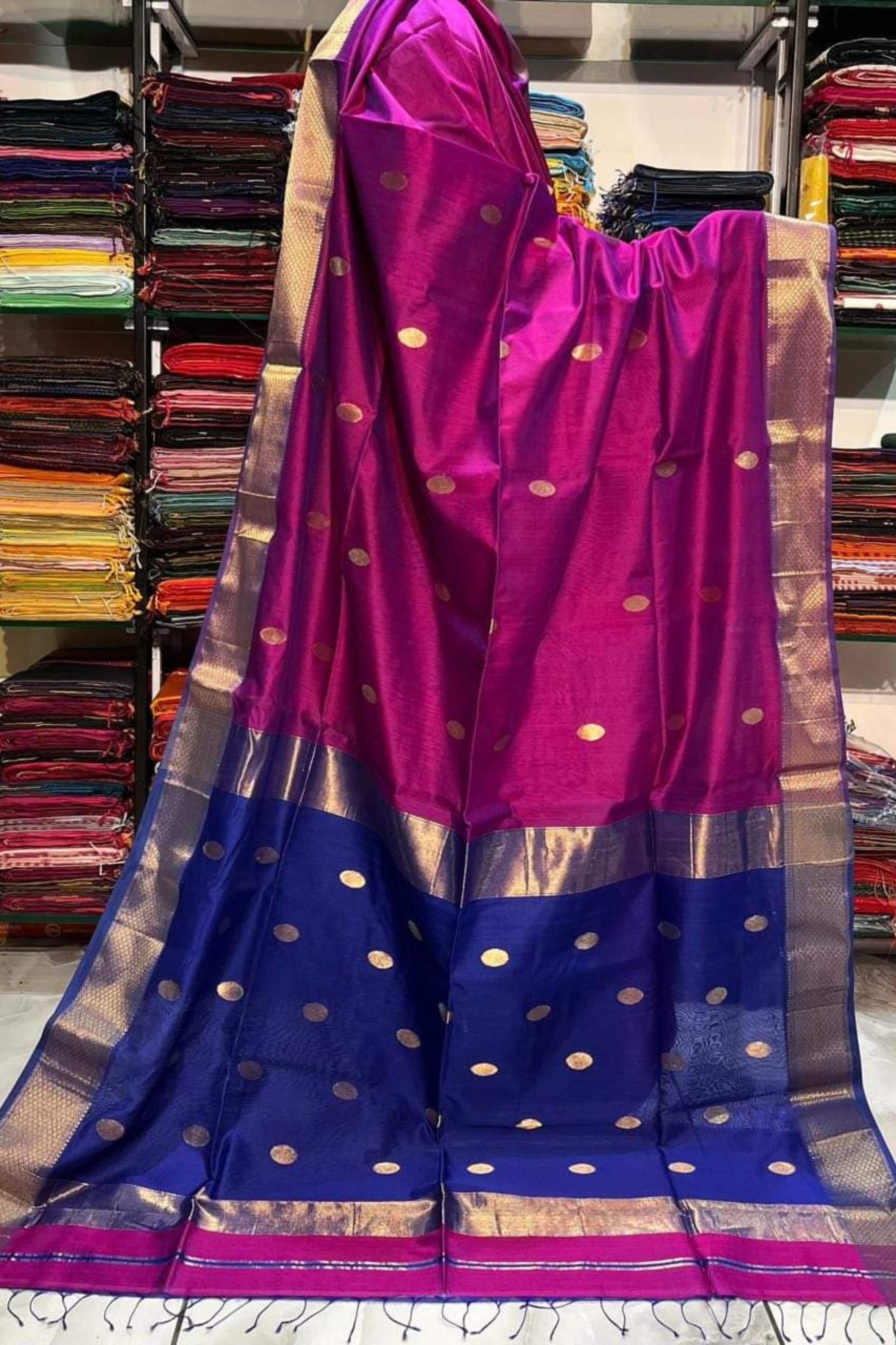 Maheshwari Silk Cotton Saree with Golden Zari Border & Blouse Piece