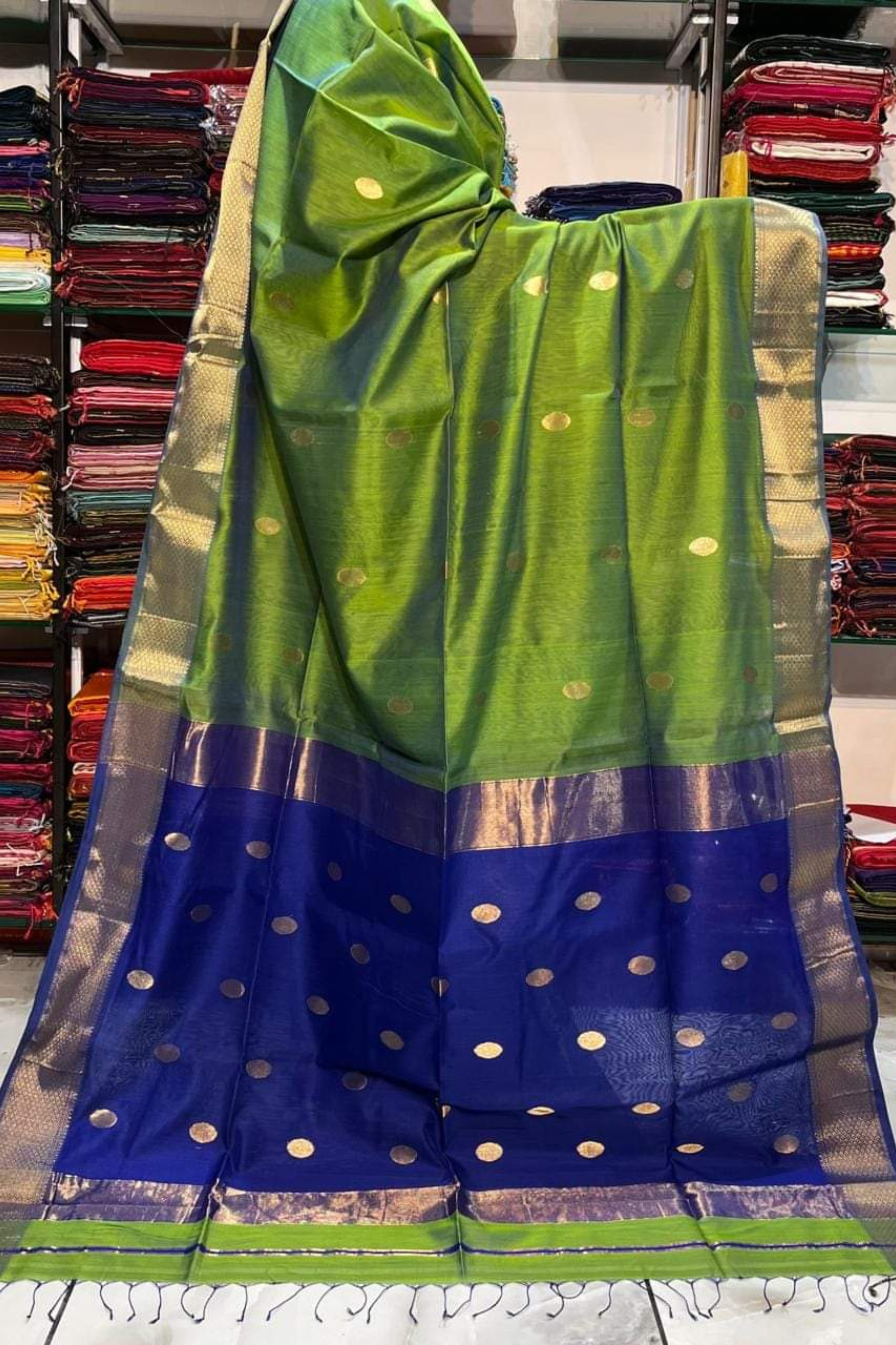 Maheshwari Silk Cotton Saree with Golden Zari Border & Blouse Piece