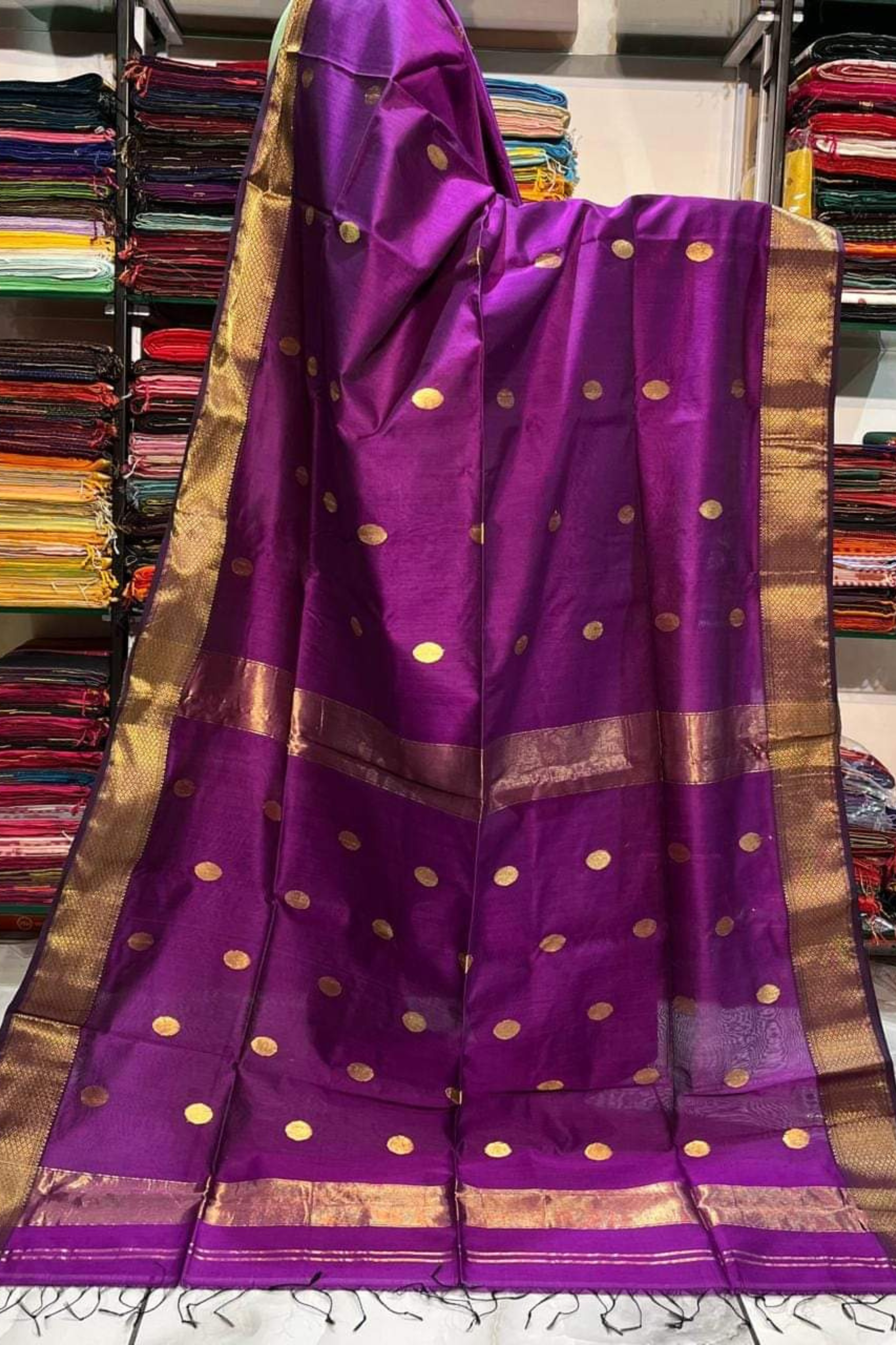 Maheshwari Silk Cotton Saree with Golden Zari Border & Blouse Piece