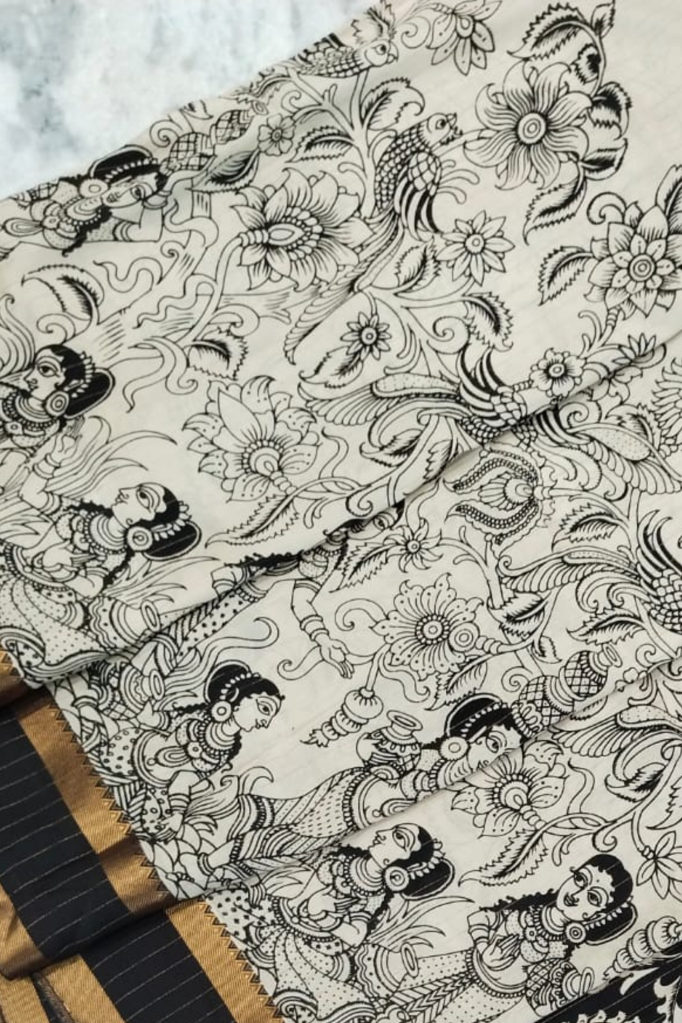 Monochrome Handpainted Pen Kalamkari Silk Saree – Dancing Figurines & Peacock Design