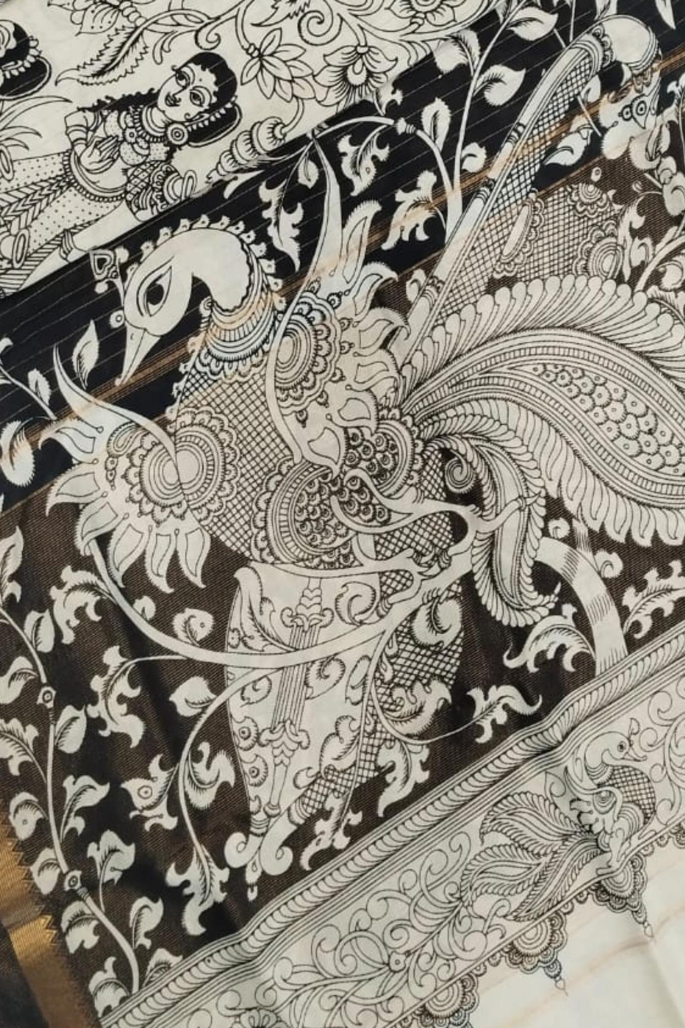 Monochrome Handpainted Pen Kalamkari Silk Saree – Dancing Figurines & Peacock Design