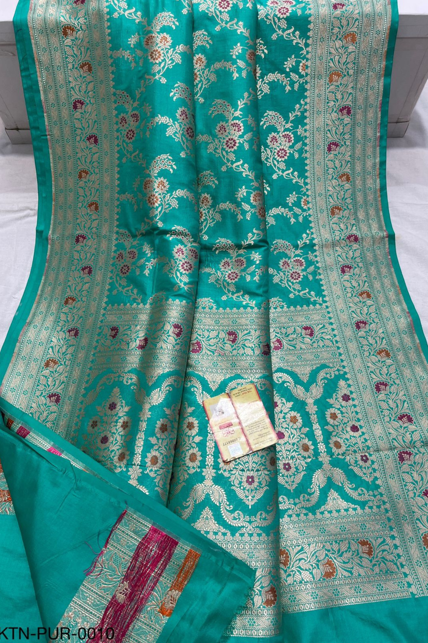 Firozi Banarasi Jaal Jangla Saree With Intricate Zari Weaving