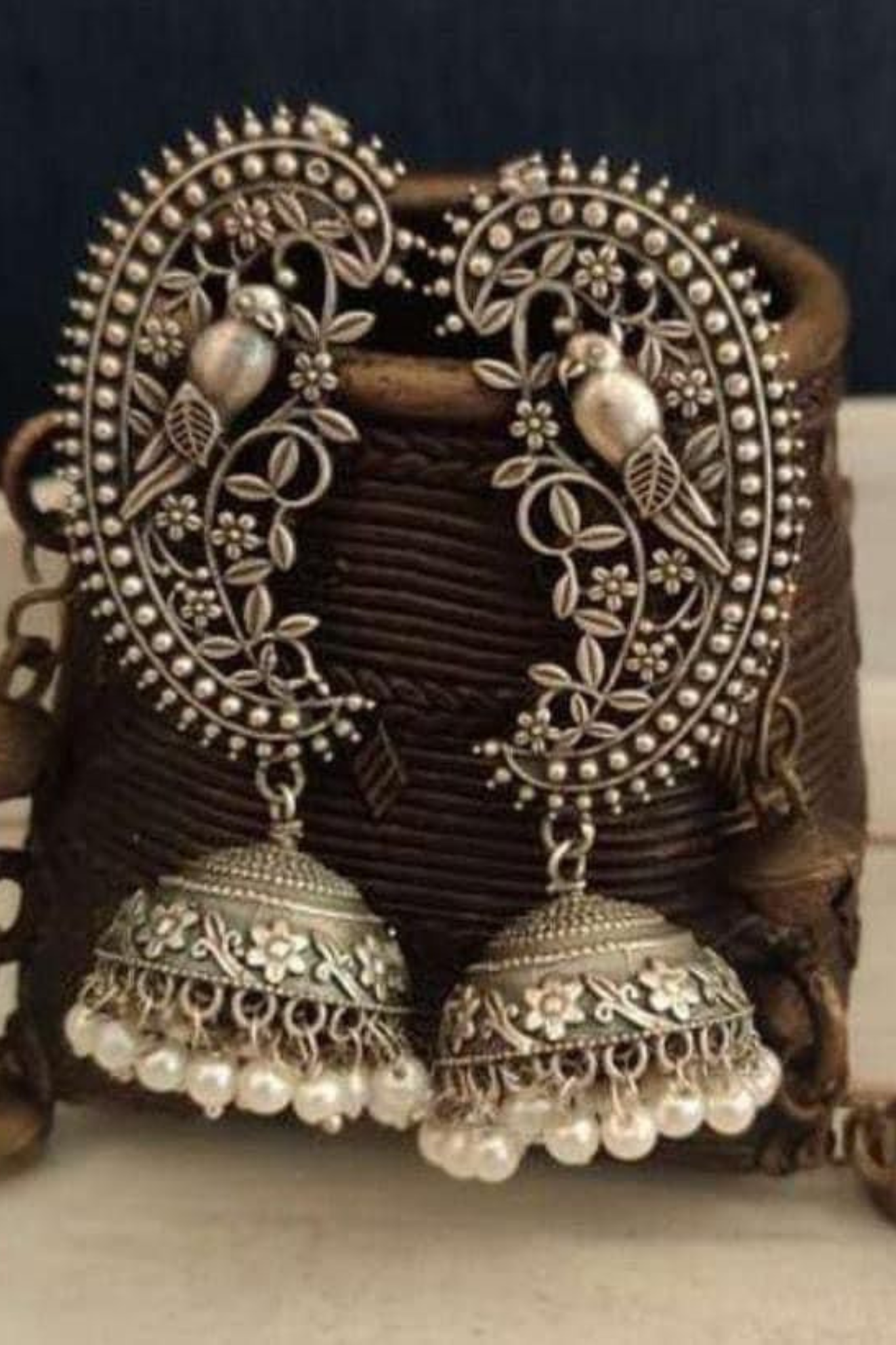 PARROT EARRING WITH CARVING