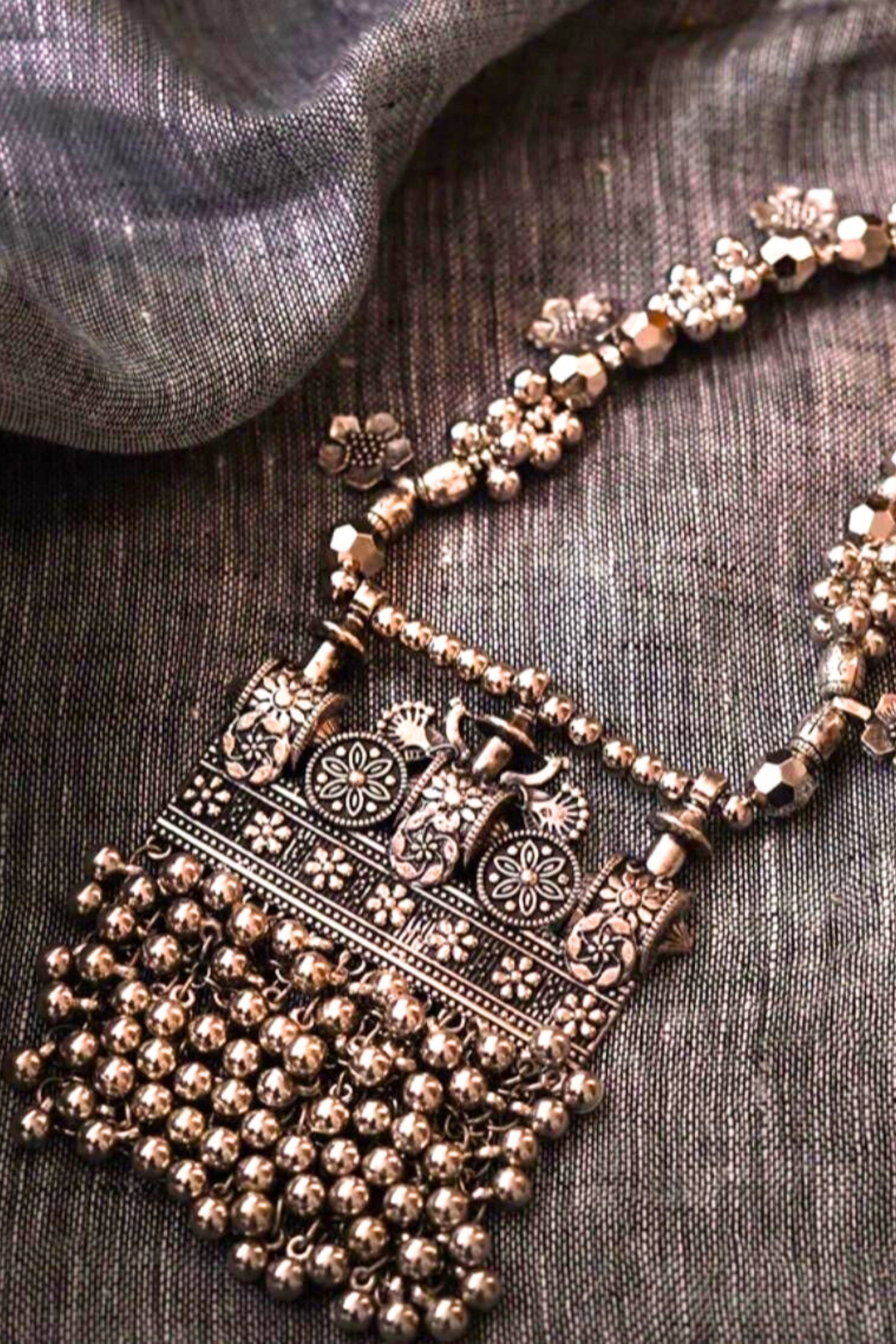 Antique Silver-look Tribal Pendant Necklace