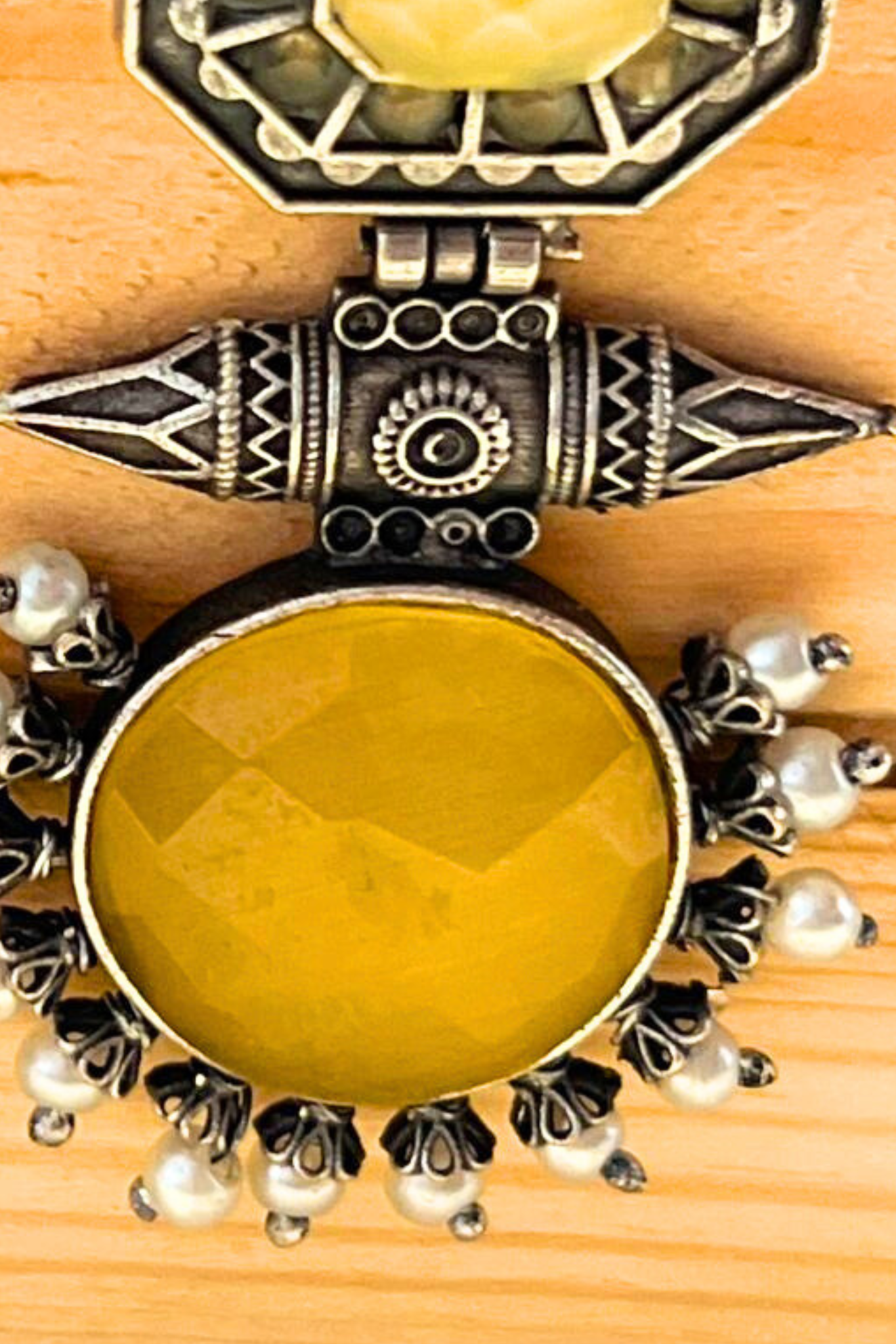 Original Stone Silver-look Studs (Yellow Stone)